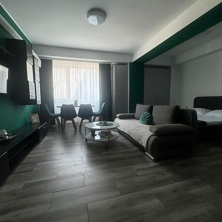 Green Studio Navodari Bagian luar foto